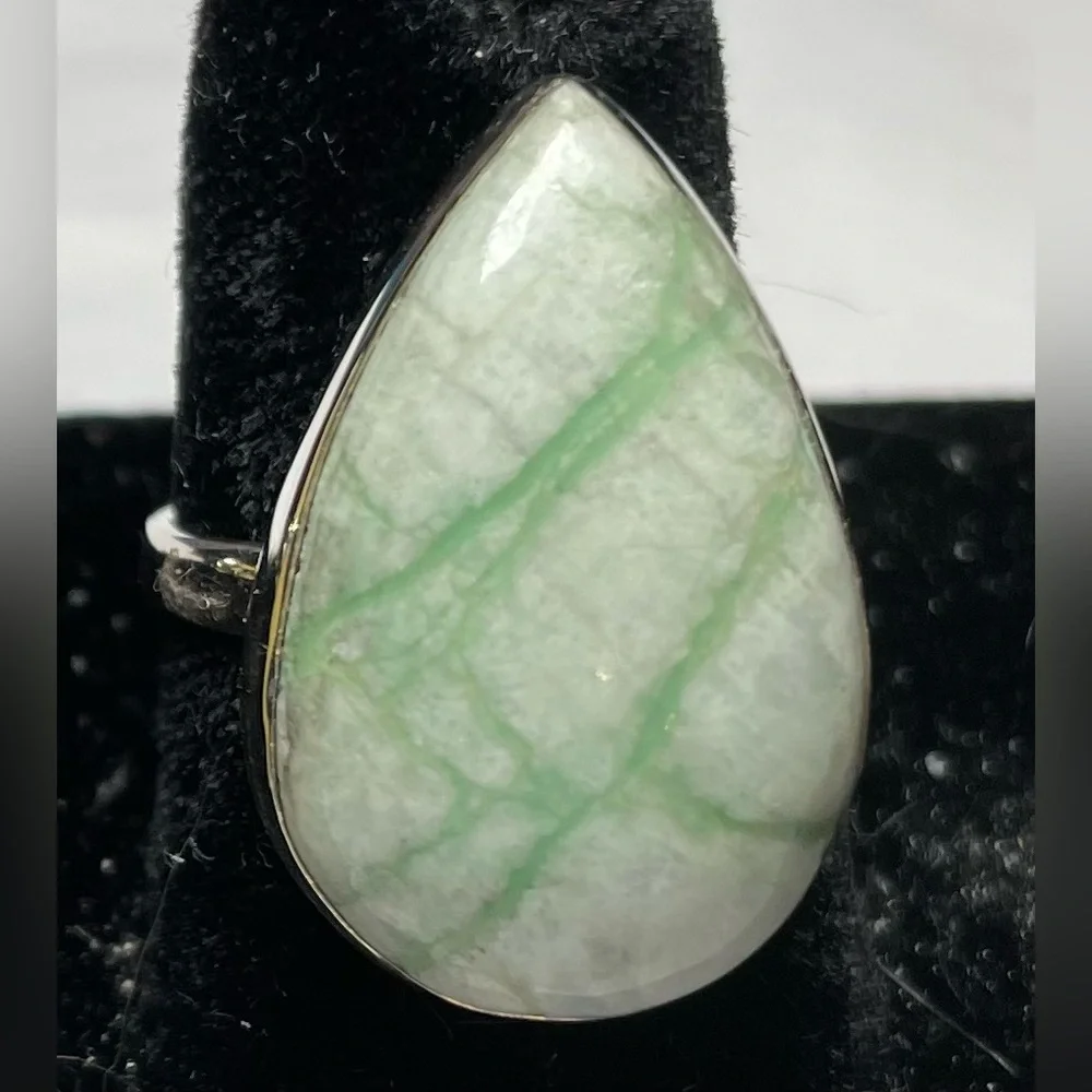 Garnierite ring